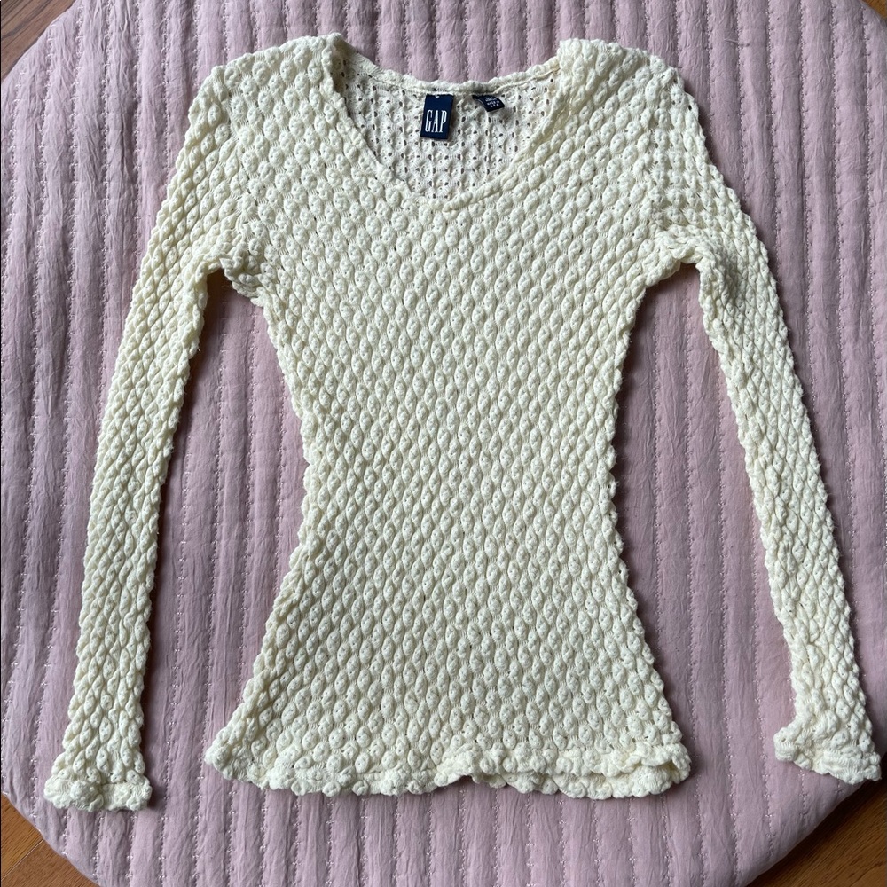 GAP long sleeve ivory bubble/popcorn knit shirt